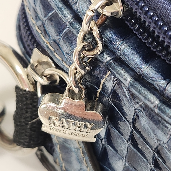 Kathy Van Zeeland Blue Crossbody bag - Picture 11 of 16